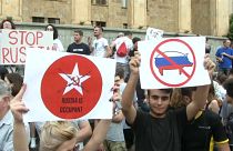 Grúz tüntetés egy orosz képviselő látogatása miatt