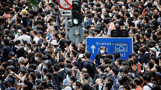 Hong Kong'da zanlıların Çin'e iadesini kolaylaştıran düzenlemeye karşı çıkanların protestosu sürüyor