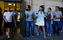 Jose Angel Prenda és Alfonso Jesus Cabezuelo, a Farkasfalka két tagja távozik a sevillai bíróságról