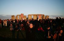 Il raduno per il tramonto a Stonehenge