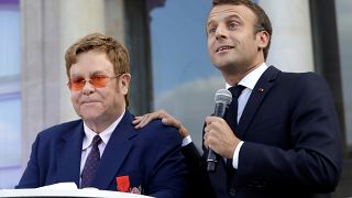 Elton John y Macron unidos contra el sida