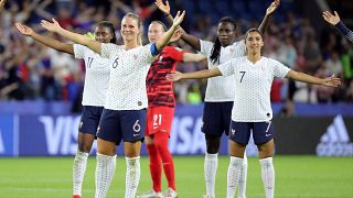 Francia sufre, pero sella su pase a cuartos en el mundial de fútbol femenino