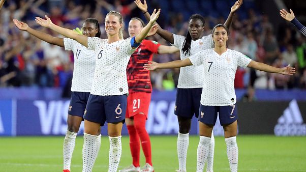 Francia sufre, pero sella su pase a cuartos en el mundial de fútbol femenino Francia sufre, pero sella su pase a cuartos en el mundial de fútbol femenino