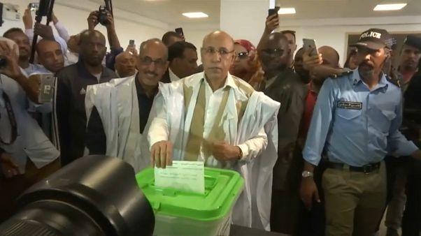 Mohamed Cheikh El-Ghazouani, pendant son vote Mohamed Cheikh El-Ghazouani, pendant son vote