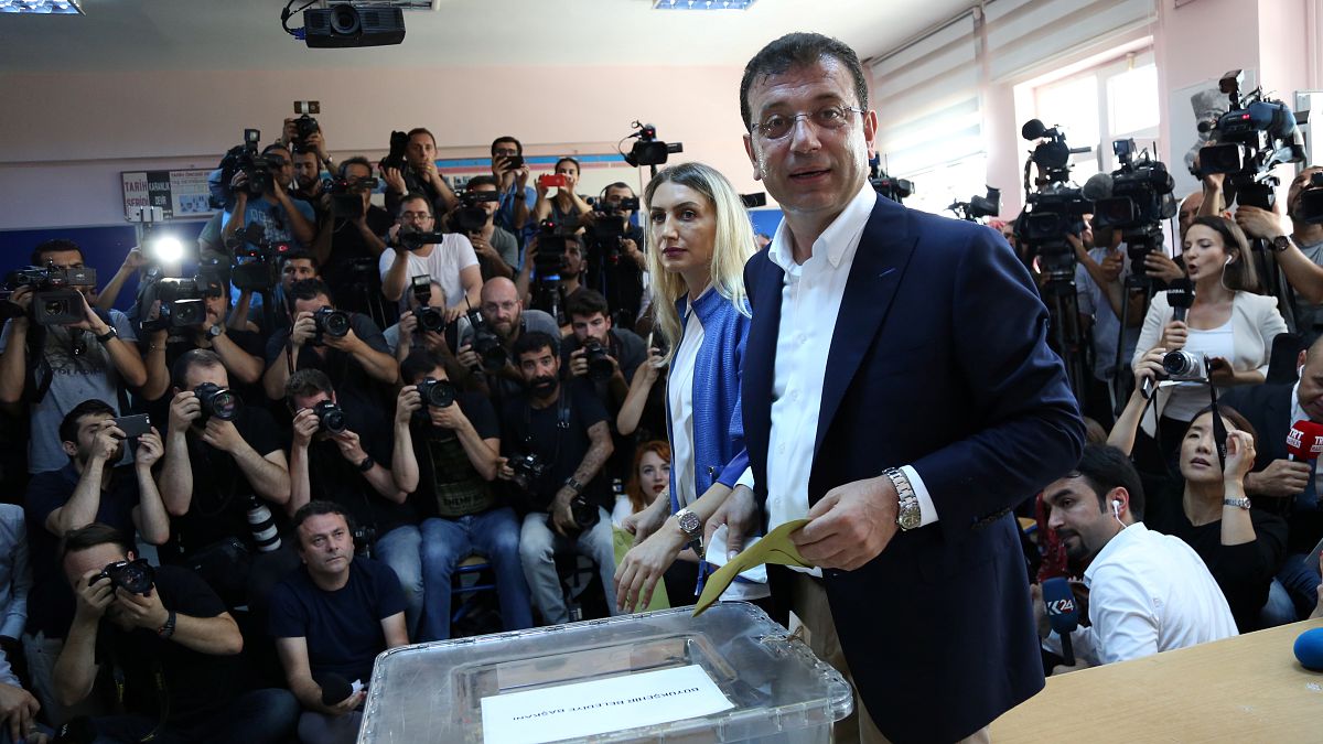 Candidato do partido no governo reconhece derrota em Istambul