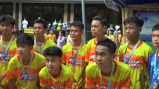 Tailandia conmemora con una maratón el rescate del equipo que quedó atrapado en una de sus cuevas