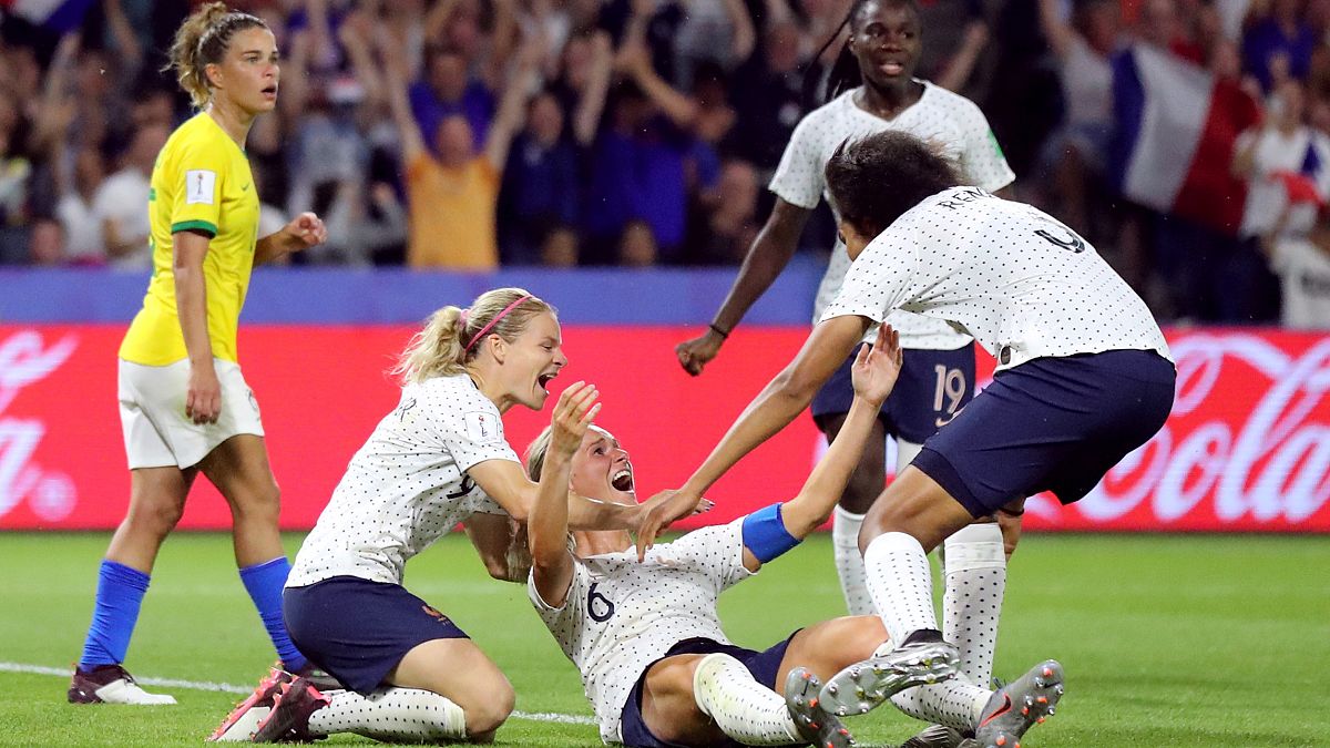 Француженки и англичанки – в четвертьфинале