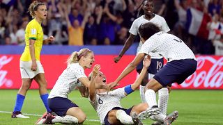 Француженки и англичанки – в четвертьфинале