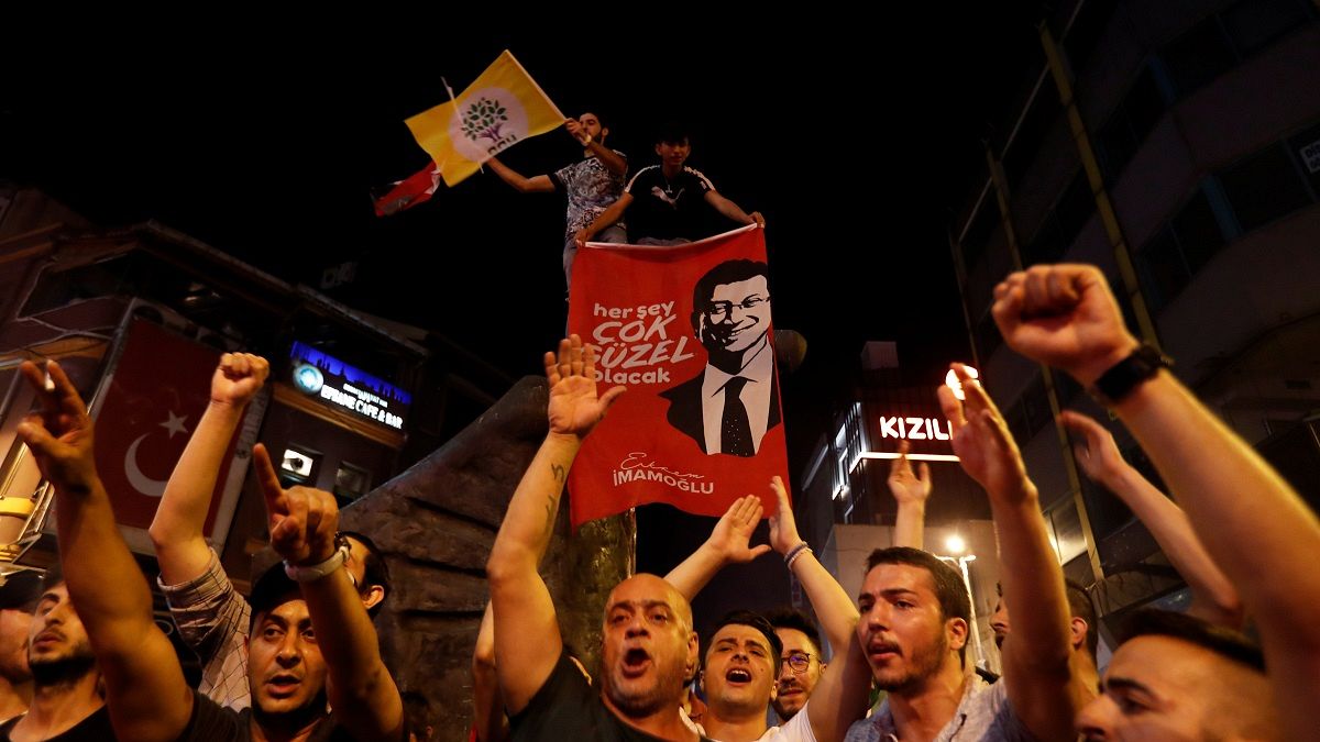 Historische Bürgermeisterwahl: Erdogans AKP verliert Istanbul