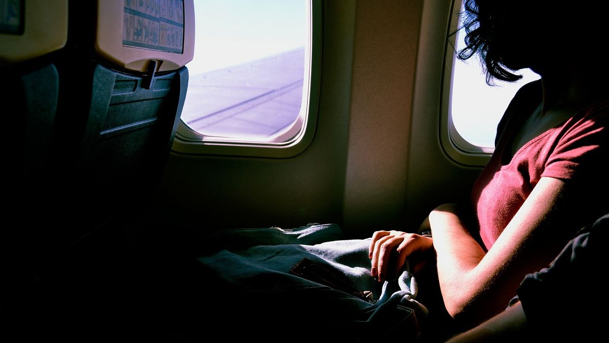 رواية مسافرة على متن الخطوط الكندية وجدت نفسها في طائرة "مهجورة" ومظلمة