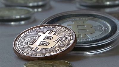 Bitcoin mantém-se em alta