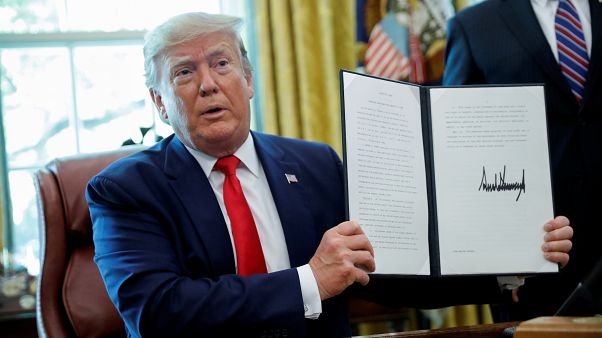 Трамп "наказал" Иран новыми санкциями за сбитый беспилотник Трамп "наказал" Иран новыми санкциями за сбитый беспилотник