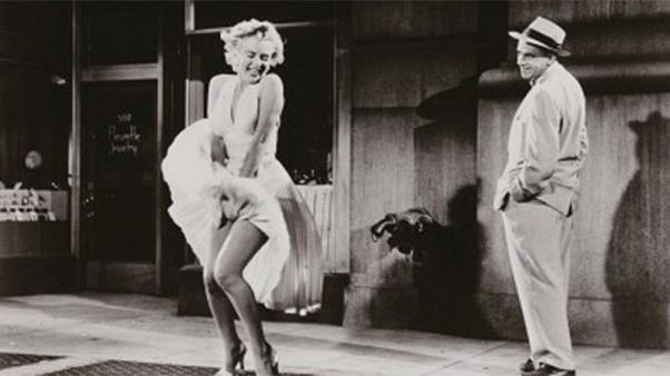 Trump'ın Hollywood Bulvarı'ndaki yıldızını kıran kişi Marilyn Monroe'nun heykelini çalmakla suçlandı Trump'ın Hollywood Bulvarı'ndaki yıldızını kıran kişi Marilyn Monroe'nun heykelini çalmakla suçlandı