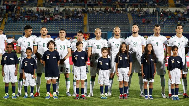 المنتخب الجزائري خلال المباراة الأولى ضد منتخب كينيا، الأحد، ملعب الدفاع الجوي، القاهرة المنتخب الجزائري خلال المباراة الأولى ضد منتخب كينيا، الأحد، ملعب الدفاع الجوي، القاهرة