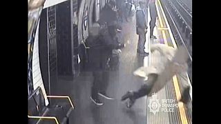 مردی که مسافر ۹۰ ساله را روی ریل مترو هل داده بود به حبس ابد محکوم شد