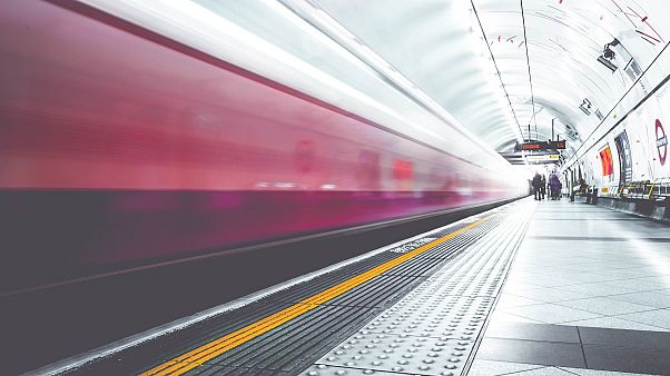 Парень, столкнувший 90-летнего пассажира на рельсы в метро, получил пожизненный срок Парень, столкнувший 90-летнего пассажира на рельсы в метро, получил пожизненный срок