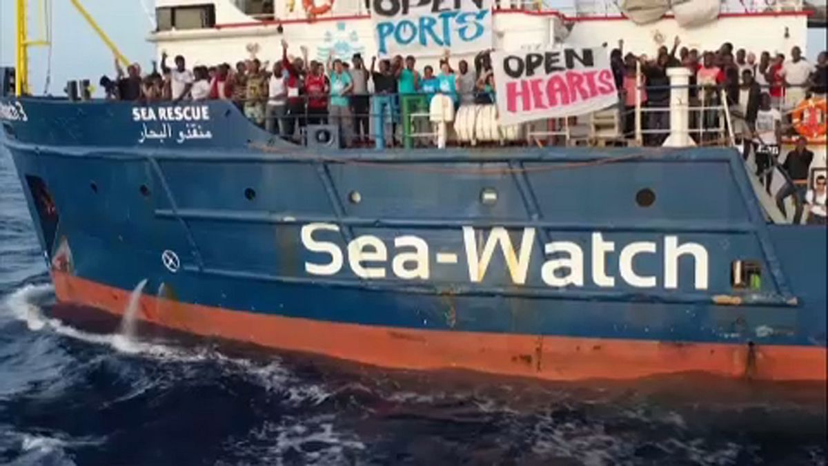 Полиция не пускает Sea Watch в порт Лампедузы