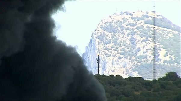 Acotado el incendio en una nave industrial de San Roque Acotado el incendio en una nave industrial de San Roque
