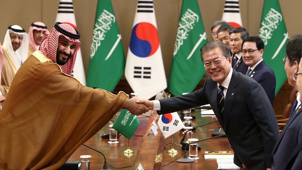 شاهد: بحضور ولي العهد السعودي.. الرياض وسيول توقعان صفقات بقيمة 8.3 مليار دولار شاهد: بحضور ولي العهد السعودي.. الرياض وسيول توقعان صفقات بقيمة 8.3 مليار دولار
