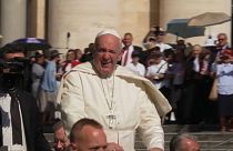 La canicola non ferma i fan del Papa