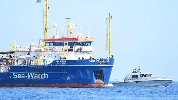 Malgré l'interdiction, le Sea-Watch 3 entre dans les eaux italiennes Malgré l'interdiction, le Sea-Watch 3 entre dans les eaux italiennes