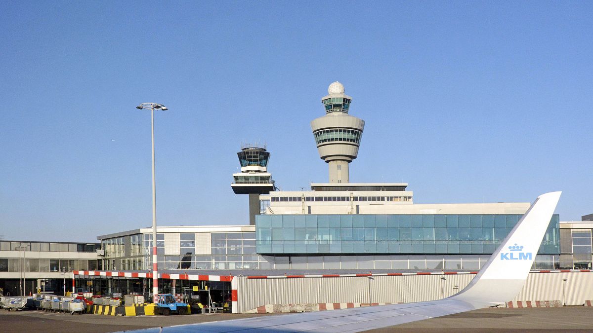 Az Amszterdam Schiphol Airport irányítótornya
