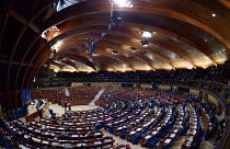 A kormány közzéteszi az eltitkolt korrupciós jelentést, de nem most