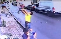 نجات معجزه‌آسای  یک کودک در ترکیه