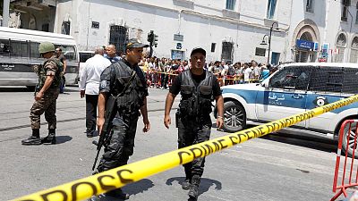 Double attentat-suicide dans le centre de Tunis, un mort et des blessés