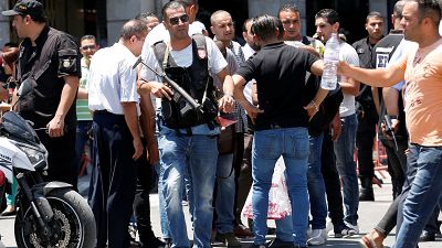Öngyilkos merénylő robbantott a tunéziai fővárosban