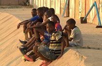 Meninos de rua "agredidos e obrigados a limpar quartéis da polícia angolana"