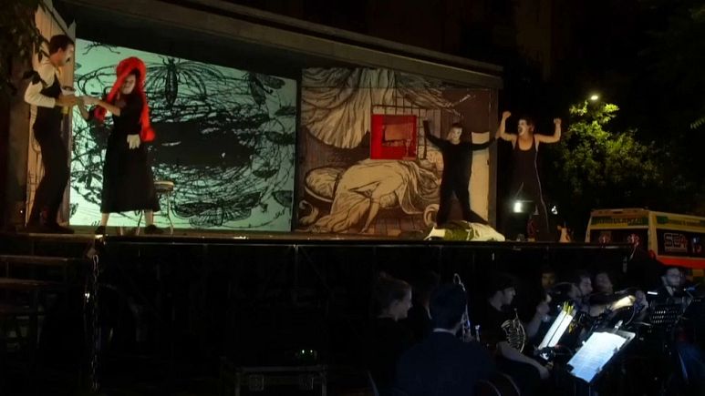 L'opera a bordo di un tir 