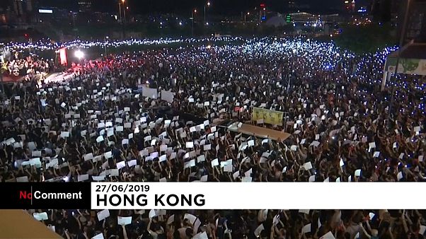 Des milliers de hongkongais de nouveau dans les rues Des milliers de hongkongais de nouveau dans les rues