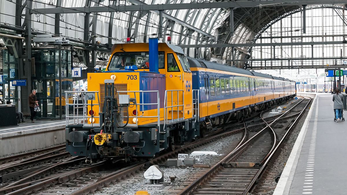 قطار تابع لشركة سكك الحديد الهولندية 
