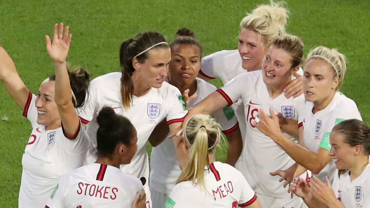 Labdarúgás: Anglia elődöntős a női vb-n