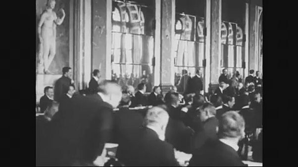 "فرساي".. مئة عام على المعاهدة التي أنهت الحرب العالمية الأولى "فرساي".. مئة عام على المعاهدة التي أنهت الحرب العالمية الأولى