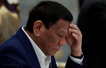 Filipinler Devlet Başkanı görevden azledilmesini isteyenleri 'cezaevine göndermekle' tehdit etti