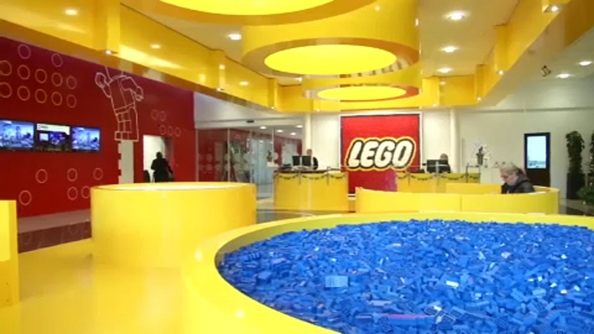 Il museo delle cere finisce nel gruppo Lego
