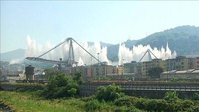 Genova: irányított robbantással tüntették el a híd maradványait