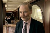 Timothy Garton Ash: meg kell állítani Orbán Viktort