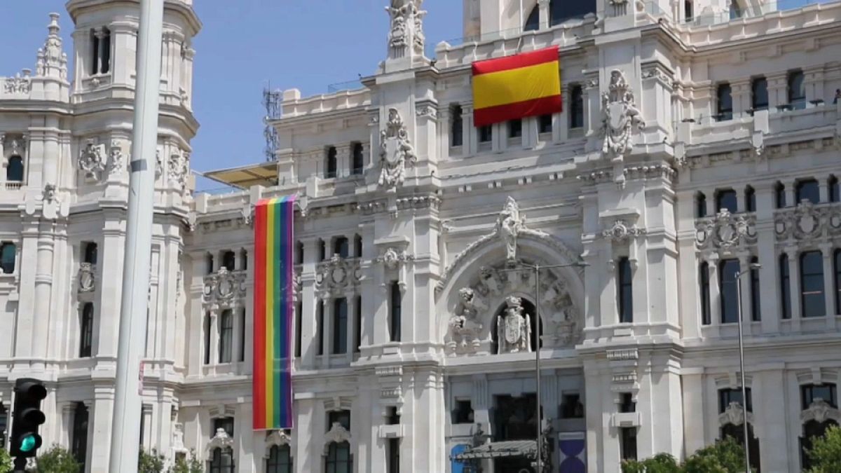 La bandera arcoiris arrinconada en Madrid