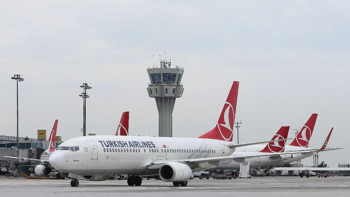 İstanbul'dan Lyon'a giden THY uçağı yarı yoldan döndü