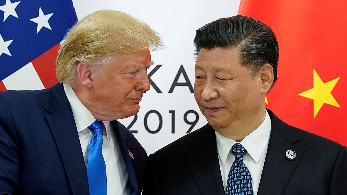 الرئيسان الأميركي والصيني خلال اجتماعهما في قمة العشرين بمدينة اوساكا في اليابان. حزيران/2019