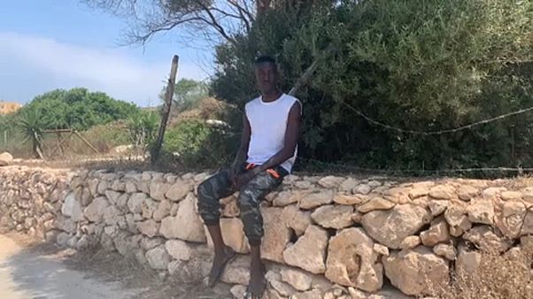 Börtönbe zárták, majd eladták rabszolgának – interjú a Sea-Watch 3 egyik utasával Börtönbe zárták, majd eladták rabszolgának – interjú a Sea-Watch 3 egyik utasával