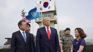 ترامب يصل المنطقة منزوعة السلاح بين الكوريتين قبيل لقائه بكيم