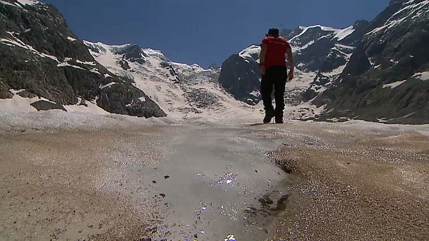 Schweizer Gletscher an Saharastaub erkrankt Schweizer Gletscher an Saharastaub erkrankt