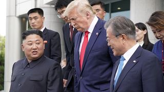 Первая встреча Трампа и Кима на северокорейской земле