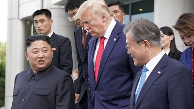 Первая встреча Трампа и Кима на северокорейской земле