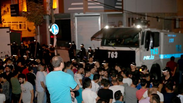 "Suriyelilere linç girişiminde ekonomik koşullar ve kültürel uyum sorunları etkili oluyor" "Suriyelilere linç girişiminde ekonomik koşullar ve kültürel uyum sorunları etkili oluyor"