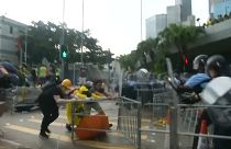 Feierlichkeiten in Hongkong: Demonstranten stürmen Regierungsgebäude